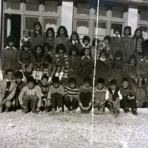 1977: 5ο Δημοτικό Σχολείο Αιγίου. Αρχείο Μίνας Αντωνοπούλου.